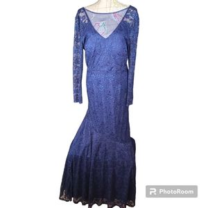 ANGVNS SIZE XXL NAVY FLORAL LACE LONG SLEEVE SWEEPING TRUMPET LONG FORMA…